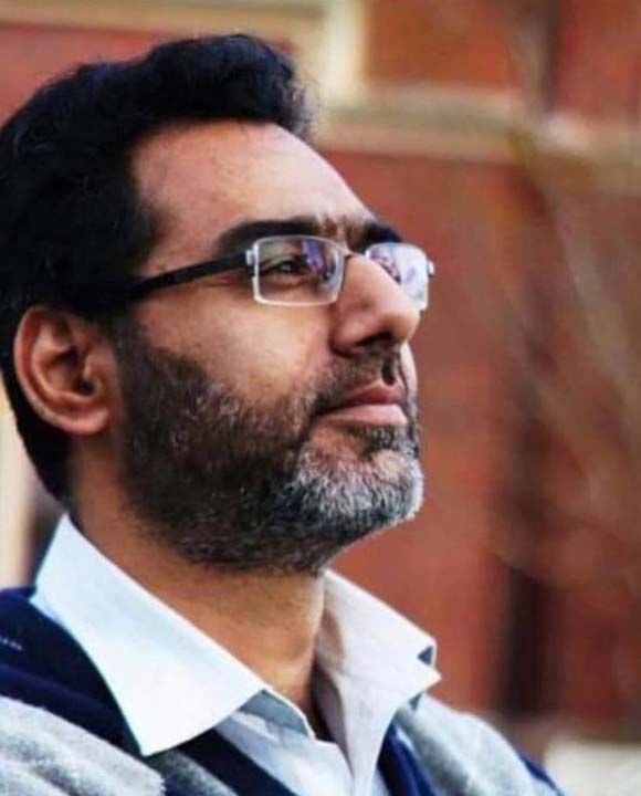 Pakistanl Rashid, cann hie sayarak, masumlarn katlini nlemek iin 28 yandaki Avustralyal saldrgan Brenton Tarrant'n elindeki silah almaya alt.  O bir kahraman olarak hayata veda etti.      