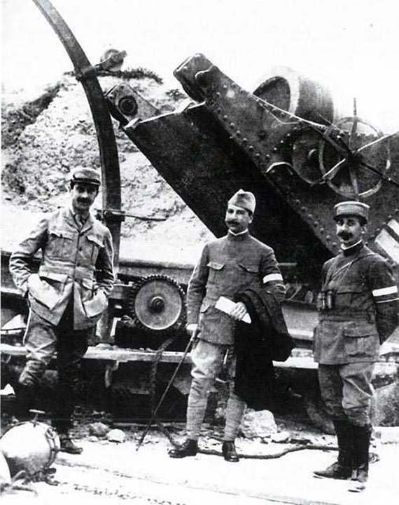 Trklerin tahrip ettii top      