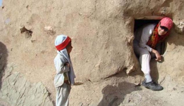 Gnmzde bu kyde yaayan 700 kii de hala gaz lambasyla evlerini aydnlatyor ve evlerinde televizyon yer almyor. 