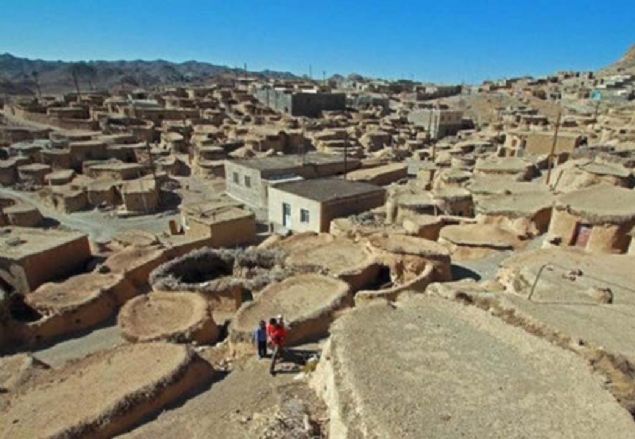Gney Horasan'da bir zamanlar ccelerin yaad iddia edilen ve yerel halk tarafndan 'Cceler Ky' olarak anlan ky, adeta masallardan kma benziyor.  
