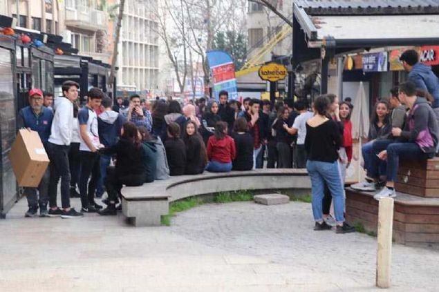 Gemite Denizlimiz deprem yaam bir blgemiz. Ara ara byle sarsntlar olmas, bilim insanlarmzn bildirdiine gre; muhtemel iddetli depremle ilgili enerji blnmesi olduunu sylyorlar 