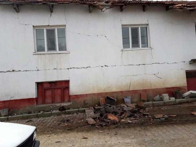 Biz zellikle atdan decek baca ve kiremit paralarnn vatandalarmz yaralamasndan korkuyoruz.' 