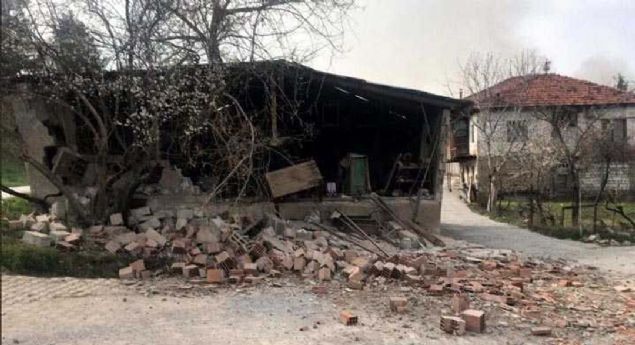 Acpayam Belediye Bakan evkan, 'Can kayb yok, binalarda hasar meydana geldi' aklamasn yapt. 