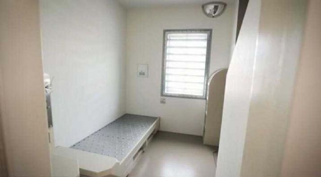 Son teknoloji ile donatlan hapishanenin her bir tulasnn arl 12 kg'dan oluuyor. Olas isyanlara kar hapishane bloklar halinde ina edilirken, tm hcrelerin elektronik sistemle kontrol edildii belirtildi. 