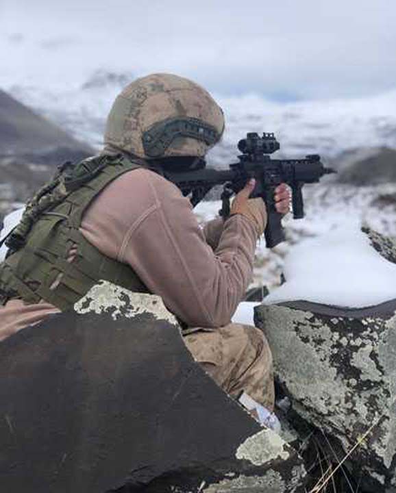 RAN: TRKYE LE ORTAK OPERASYONA DEVAM EDECEZ   <br><br>  ran Gvenlik ve ntizami lerden Sorumlu ileri Bakan Yardmcs Hseyin Zlfikari, Trkiyeli mevkida Muhterem nce ile telefon grmesinde ran'n Trkiye ile terr rgtlerine ynelik ortak operasyon dzenleme kararna bal olduunu kaydederek, iki lke iinde snr gvenliinin nemli olduunu ve ikili ilikilerinin gelitirilmesi gerektiini belirtti. 