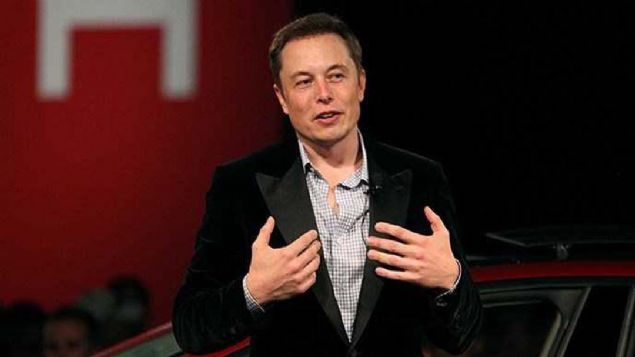 Musk, SpaceX adndaki zel uzay arac ve roket reten firmasn kurdu. Hedef, Marsn koloniletirilmesi. Uzaya yolculuklar uygun fiyatlarla sunmak isteyen iletmenin u anki deerinin 20 milyar euro olduu tahmin ediliyor.  