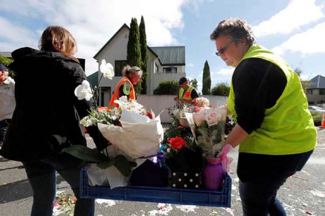 Ardern, '15 Mart'ta tarihimiz sonsuza dek deiti. imdi de yasalarmz olacak. Bugn, tm Yeni Zelandallar adna, silah yasalarmz glendirmek ve lkemizi daha gvenli bir yer haline getirmek iin harekete getiimizi ilan ediyoruz' ifadesini kulland. 
