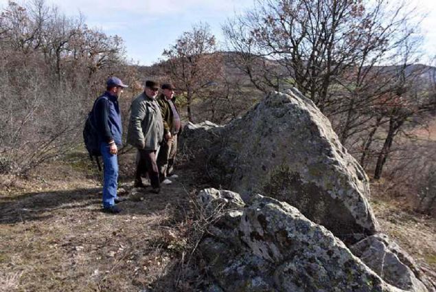 Prof. Dr. Beksa, doal bir oluum gibi gzken kayalarn yaplan incelemeler sonucu rasathane ve tapnak olduunu tespit ettiklerini belirterek, 'Uzun yllardr Trakya zerinde yapm olduumuz almalar neticesinde 2018 ylnn eyll ay iinde tarihi alan tespit ettik. 