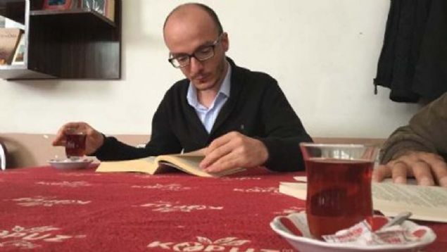 Kitap saymz artrmay, buray gerek bir kraathaneye evirmeyi dnyoruz' diye konutu.  