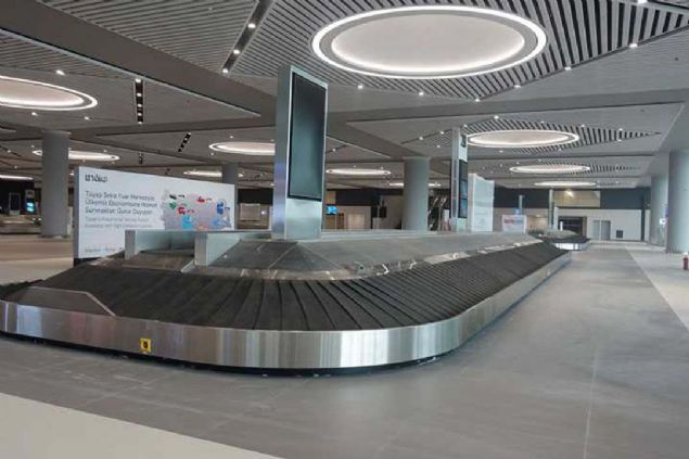 stanbul Havalimannda 3 adet veri merkezi (data center), 102 adet entegre sistem, 467 adet sunucu, 780 telekomnikasyon odas, 3257 adet kartl gei noktas, 3267 uu bilgi monitr, 4549 destek verilen bilgisayar, 9000 adet gvenlik kameras olacak. 