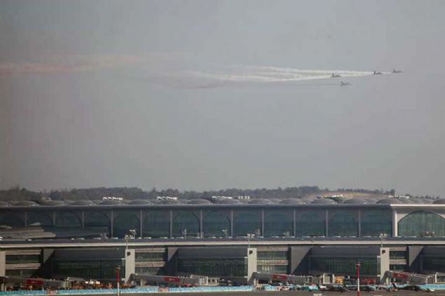 Tamamlandnda yaklak olarak her piste saatte 19 ini veya kalk yaplabilecek. 