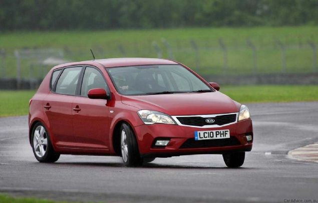 Kia Cee'd 1.6L CRDI (6 ileri Manuel) 136PS 100 kilometredeki ortalama yakt tketimi: 4lt  