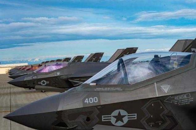 Nkleer silah  <br><br>  Pentagon F-35 avc uaklarn nkleer silahlarla donatma olanaklarnn zerinde alyor  