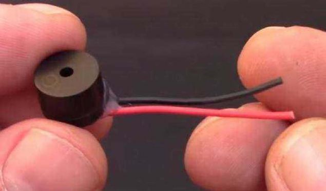 Bu cihazn kablolarn kesmemiz gerekiyor.   