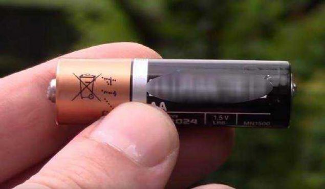 Daha sonra elimizdeki AA pili zerine yaptryoruz.   