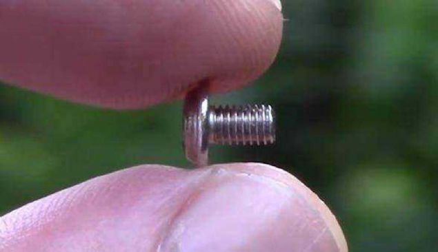 Daha sonra da kk bir vida ile delii kapatyoruz.   