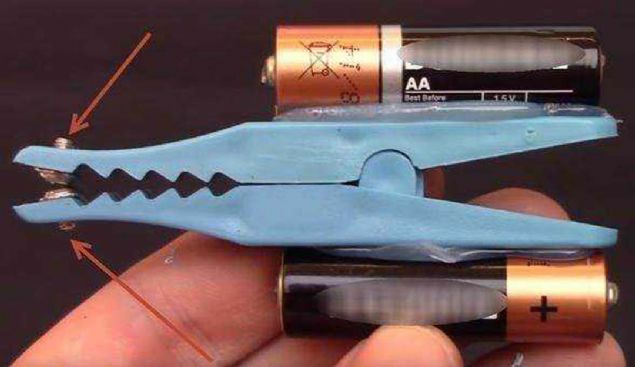 Mandaln alt ve st dudana da iki ayr vida koymay unutmayn ve vidalamay i ksmdan yapn.   