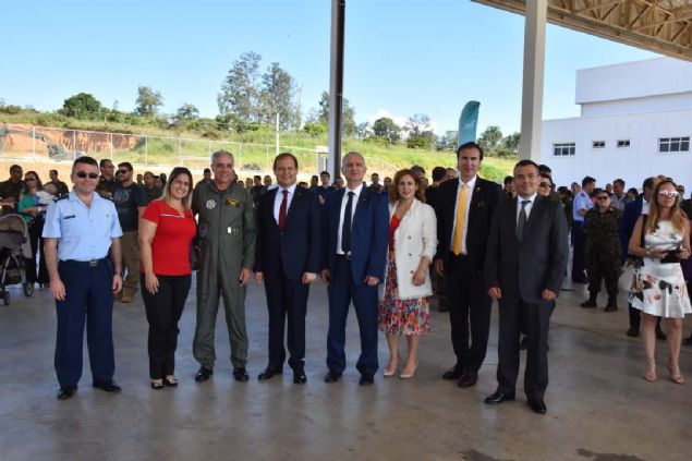 Kara Havaclk Komutan Carlos Waldyr Aguirann ev sahipliinde gerekletirilen uu gsterisine Trk Havaclk ve Uzay Sanayii (TUSA) Kurumsal Pazarlama ve letiim Bakan Tamer zmen ile birlikte TUSA yetkilileri, Trkiyenin Sao Paulo Bakonsolosu Serkan Gedik ve Brazilya Askeri Ataesi Serdar Apaydn katldlar. 