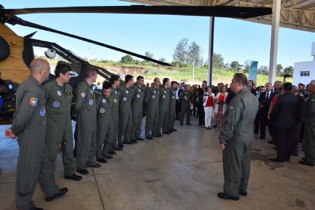 - BREZLYA TAARRUZ HELKOPTER ALMAYI PLANLIYOR  <br><br>  Brezilya Kara Havaclk Komutanlnn taarruz helikopter yeteneinin bulunmadn bildiklerini, ama bu konudaki ihtiyalar konusunda da bilgi sahibi olduklarn belirten zmen yle konutu: 