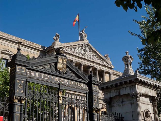 spanya Ulusal Ktphanesi  <br><br>  33 milyondan fazla eserin bulunduu spanya Ulusal Ktphanesi (Biblioteca Nacional de Espana), dnyann en ok konuulan dillerinden spanyolcann ve Latin Amerika'dan Hint Okyanusu'na uzanan geni bir corafyann el yazmalarna, basl eserlerine ve dier trden kaytlarna ev sahiplii yapyor.       