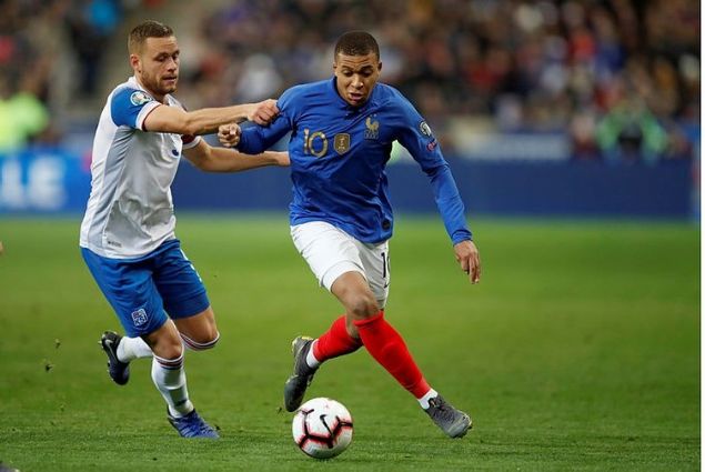                                                                 Kylian Mbappe - PSG<br>  215 milyon Euro                                                                                         