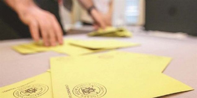 YSK, oy verme ileminin tm seim evrelerinde sona erdiinin anlalmas zerine, Anayasa ve seim yasalarnn verdii yetkiye dayanarak, yayn yasan saat 21.00'den nce kaldrabilecek.     