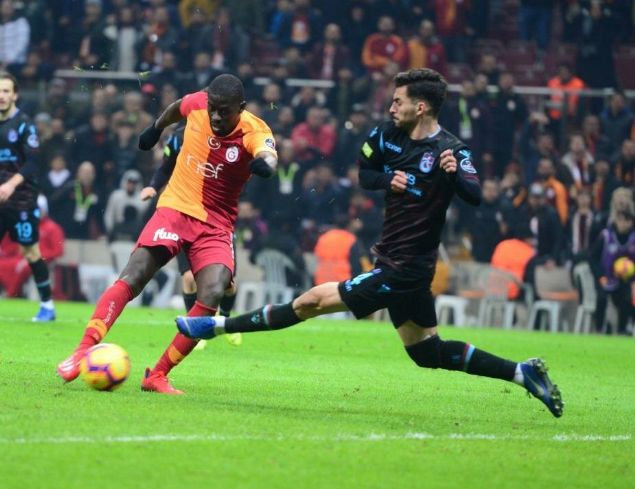                                                                 BADOU NDIAYE<br><br>  Stoke City'den kiralanan Badou Ndiaye tam olarak beklentileri karlayamad. ngiliz ekibinde de kalmas zor grnrken muhtemel rotas olarak Krfez grnyor.                                                        
