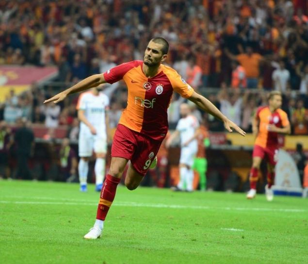                                                                 EREN DERDYOK<br><br>  Fatih Terim'in zerine kesin olarak idii Eren Derdiyok takma imdiden veda etti bile! Devre arasnda birok teklifi geri eviren oyuncu, szlemesini eline alp ykl bir kontrat yapmak istiyor. in'e de gitmeyen Eren iin bir dier alternatif de svire...                                                        