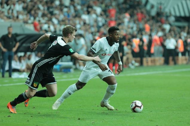                                                                 JEREMAIN LENS<br><br>  Fenerbahe'de harika performans gsteren ancak Beikta'a geldii gnden bu yana bekleneni veremeyen Jeremain Lens iin ayrlk ok yksek ihtimal. Siyah-beyazl takma katk yapamayan Lens'in yeni sezonda olmad beklenmiyor ve Hollandal isimden ynetim para kazanmak istiyor.                                                        