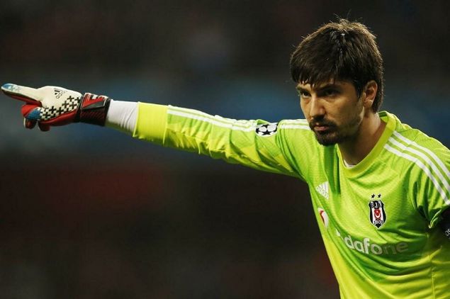                                                                 TOLGA ZENGN<br><br>  Beikta ile szlemesi sona erecek olan Tolga Zengin, ocak aynda takmdan ayrlmad iin kadro d kald. Tecrbeli kalecinin siyah-beyazl takmda defteri tamamen kapand.                                                        