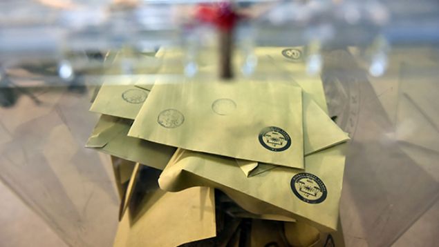 ��te resmi olmayan sonu�lara g�re belli olan iller ve kazanan isimler...            