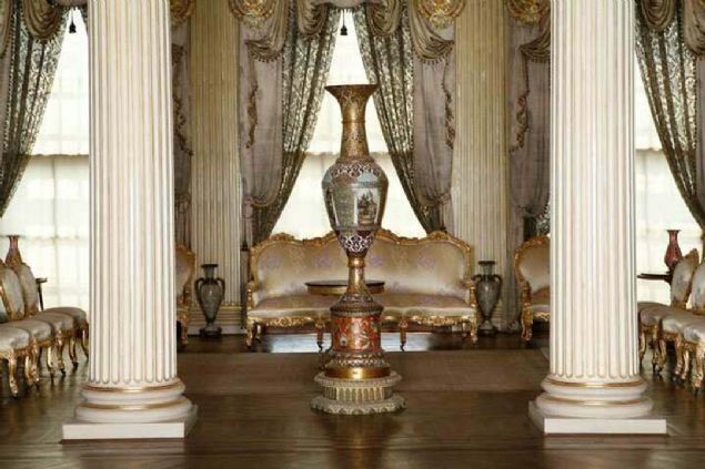 2020DE ZYARETE AILACAK   <br><br>  Bu restorasyon u adan nemli; Dolmabahe Saray tarihindeki en ciddi restorasyonu burada gryor. 