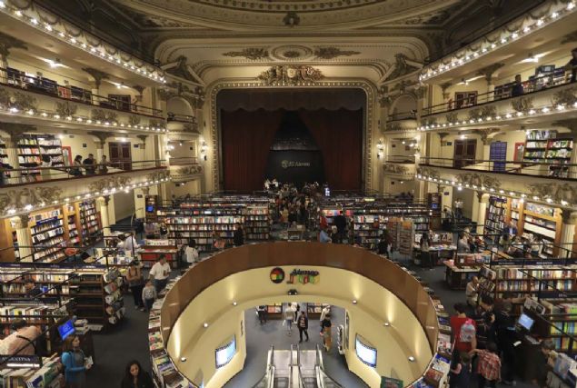 Arjantin'in ba�kenti Buenos Aires'te kitabevine d�n��t�r�lm�� bir tiyatro binas� olan El Ateneo Grand Splendid, muhafaza edilen mimari yap�s� ile ziyaret�ilerin ilgi oda�� oluyor. 