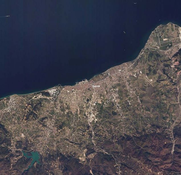 Yalova, 25 Mart 2019, RASAT uydu grnts  <br><br>  RASAT uydusu ile genilii 30 kilometre, uzunluu ise 960 kilometreye varan grnt eritleri ekmek mmkn. Uydunun bu zellii ile Dou Marmara'da bulunan 4 byk ehri (Bursa, Yalova, Kocaeli, stanbul) tek  grnt eridi zerinde grebiliyoruz. 