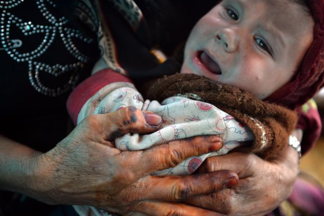 Yolluklar�n� bazen at, deve ve e�ek, bazen de kamyonetlere y�kleyen konarg��erler, denize paralel da�lardan yaylalara do�ru haftalar s�ren zorlu bir yolculu�a ba�l�yor. 