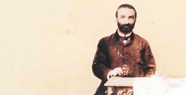 Tercman- Hakikat'ten ayrlan Naci'nin yazlar 1885'ten itibaren 'Saadet' ve 'Mrvvet' gazetelerinde kmaya balad.  <br>  Usta airin eyh Vasfi ve birka arkadayla kard 'mdad'l Midad' gazetesinde 1885'te yaymlanan 'Kyl Kzlarn arks' adl iiri, Trk edebiyatnn kyden bahseden ilk iiri olarak kabul edildi.  