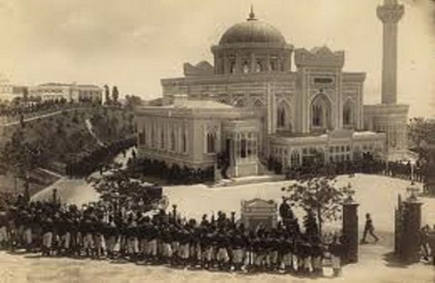 Deiik alanlarda eser veren Muallim Naci'nin en nemli yn airlii. Onun 'Kuzu', Kebuter, Dicle, Feryad, am- Gariban, Nusaybin Civarnda Bir Vadi ve Avc gibi iirleri ekil bakmndan olduu kadar muhteva bakmndan da yeni kabul edildi.  