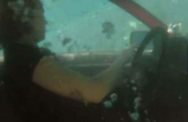 Bunun iin nefesinizi iyi tutabiliyor olmalsnz.  ve d basn eit olduunda otomobilinizin kaplar rahat bir ekilde alacaktr.           