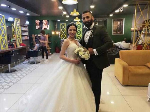 Arkadann dn iin limuzin yapan Sefa Kndr ise Bir limuzin yaptk. Maminin dnnde kullanmak iin. Hemde youtube videosu ekmek iin. Bunu da gerekletirdik. Arabay ssledik. Arabann trafie kmasna trafik polisleri izin vermedi. Bizde ekici zerinde dn salonuna getirdik. Trkiyede bir ilk oldu dedi. 