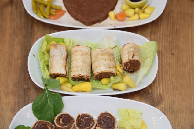 Mterilerin 'mende ne var' diye sorduunda 'sui var' dediklerinde ilk nce balk anlaldna dikkati eken Gltekin, '(Byle bir ey beklemiyordum) diyen fazlaca mterimiz oldu.   