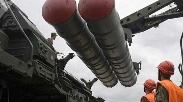 Trkiye'nin Rusya yapm bir hava savunma sistemi olan S-400 satn alma kararnn, ABD'de yaratt itirazlara ilikin deerlendirmelerde bulundu.    