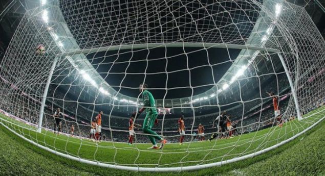                                                                 KULPLER KADEMELERE AYRILACAK  <br><br>  UEFA'nn kontrol devam etse de denetimi TFF yapacak. Haziran'da uygulanmaya balayacak olan yeni sistem yle ileyecek.                                                             