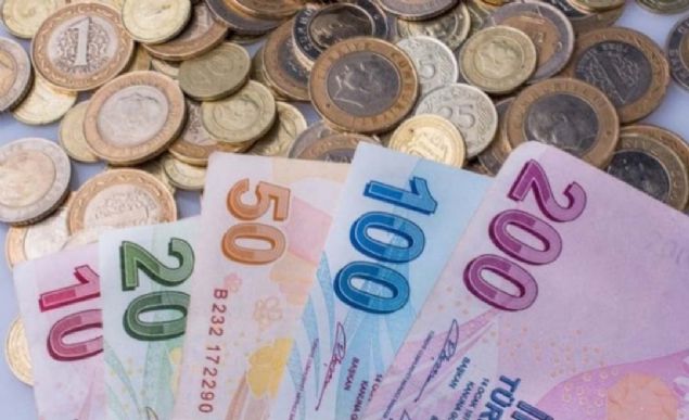 yle ki, en dk maa esnafta bin 691, 2000'den nce emekli olan SSK'llarda bin 927 liraya olacak.  