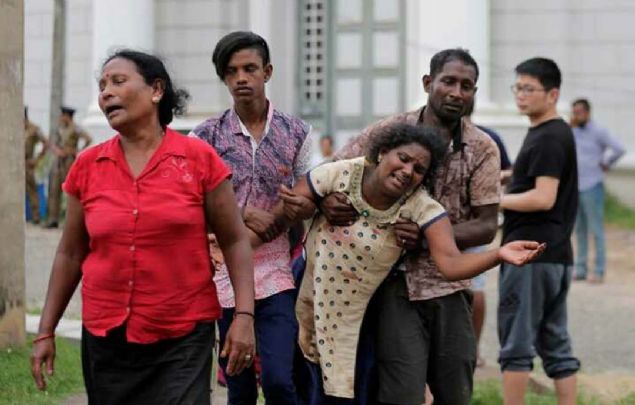 Ba�kent Colombo'daki bir eve operasyon d�zenleyen g�venlik g��leri, kimlikleri a��klanmayan 13 ki�iyi g�zalt�na ald�. 