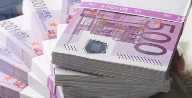 PYASADA 509 MLYON ADET VAR  <br><br>  AB Merkez Bankas Konseyi, 2019 yl Mart ay itibariyle dnya piyasalarnda 254 milyar euro deerinde 509 milyon adet 500 euroluk banknot bulunduunu aklad.  