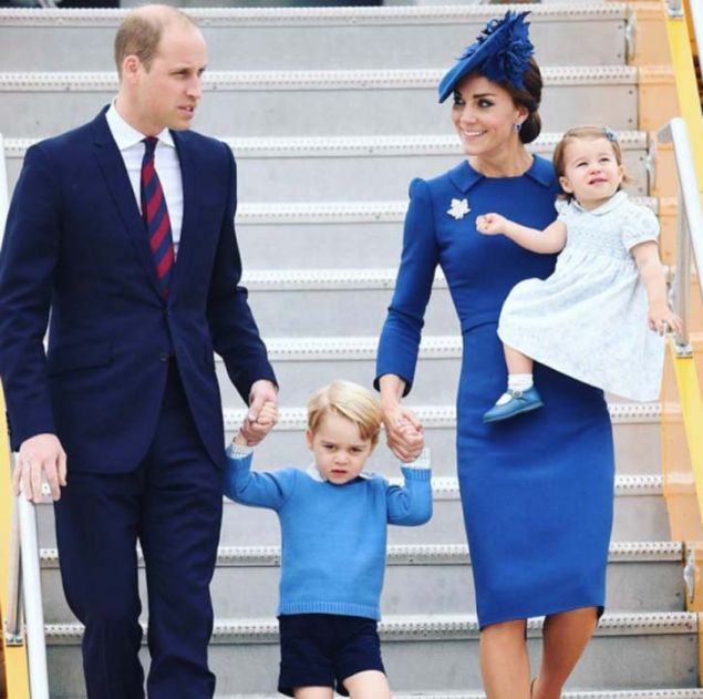 'Charlotte'n doumundan birka ay sonra Des'le aramzda geen diyalou hatrlyorum. Charlotte' henz uyutmutu ve yeniden bebek sahibi olmak ne kadar ho olurdu dedi.   