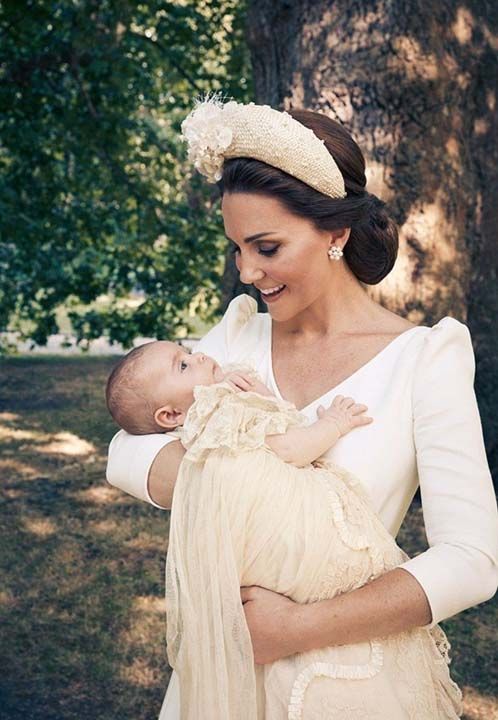 Cambridge Desi Middleton, Cambridge Dk Prens William ile birlikte gittii Kuzey rlanda gezisinde, kk bebeiyle gelen bir adama, 'ok minik, beni dnmeye zevk ediyor' dedi.   