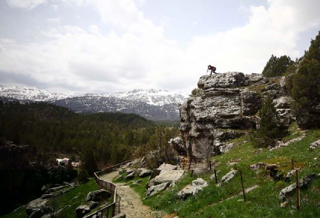 Tnaztepe Maaras'na her yl binlerce turistin geldiini belirten elmeli, ' ayr girii bulunan maarann 1,5 kilometrelik blm misafirlerimiz tarafndan ziyaret edilebiliyor... 