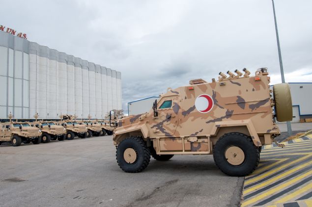 <p style='box-sizing: border-box; margin: 0px 0px 10px; padding: 0px; border: 0px; list-style-type: none; color: rgb(51, 51, 51); font-family: "Roboto Condensed"; font-size: 19px;'> Ejder Yalçın, Sarp Uzaktan Komutalı Silah Sistemi'ni taşıyan zırhlı muharebe aracı ve zırhlı ambulans konfigürasyonları vitrine çıkıyor. Ejder Yalçın'ın zırhlı ambulans konfigürasyonu ilk kez 30 Nisan-3 Mayıs tarihlerinde TÜYAP Fuar ve Kongre Merkezi'nde gerçekleştirilecek 14. Uluslararası Savunma Sanayii Fuarı'nda (IDEF'19) sergilenecek.</p> <div> </div>