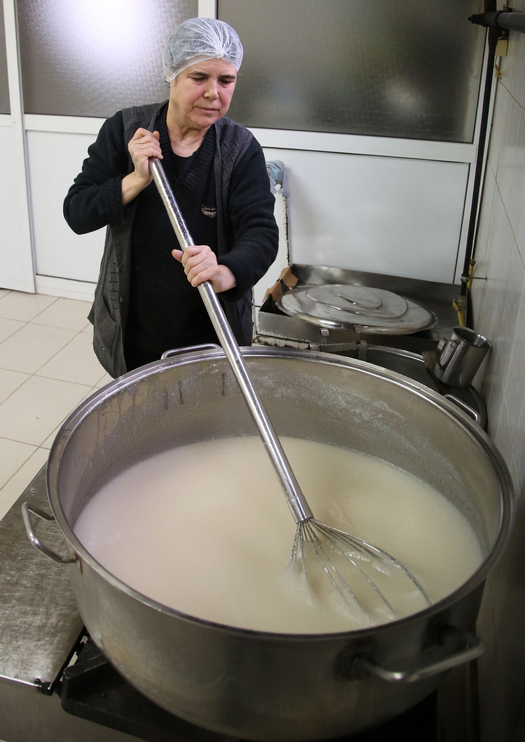 <p style='box-sizing: border-box; margin: 0px 0px 10px; padding: 0px; border: 0px; list-style-type: none; color: rgb(51, 51, 51); font-family: "Roboto Condensed"; font-size: 19px;'> Fatih Sultan Mehmet, Kanuni Sultan Süleyman ve 2. Selim gibi pek çok padişahın şehzadelik dönemini geçirmesi nedeniyle "Şehzadeler Şehri" olarak anılan Manisa, UNESCO tarafından Somut Olmayan Dünya Kültürel Miras Listesi'ne alınan ve bu yıl 479. kez gerçekleştirilecek Uluslararası Manisa Mesir Macunu Festivali'ne hazırlanıyor.</p> <div> </div>